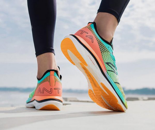 目前安踏最好的跑鞋是哪款