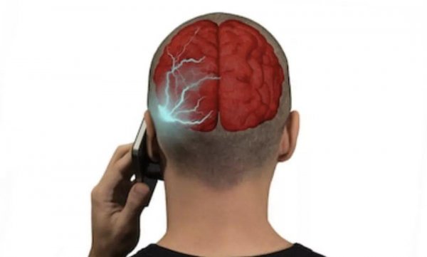 晚上睡觉手机放多远没有辐射