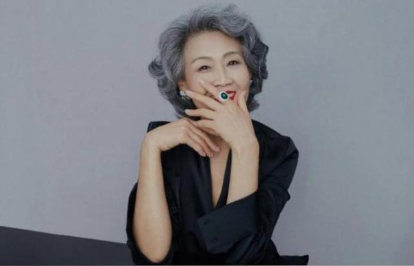 70多岁可以染头发吗