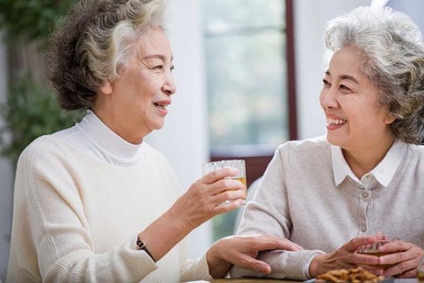 70多岁可以染头发吗