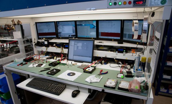 固态硬盘和机械硬盘哪个好