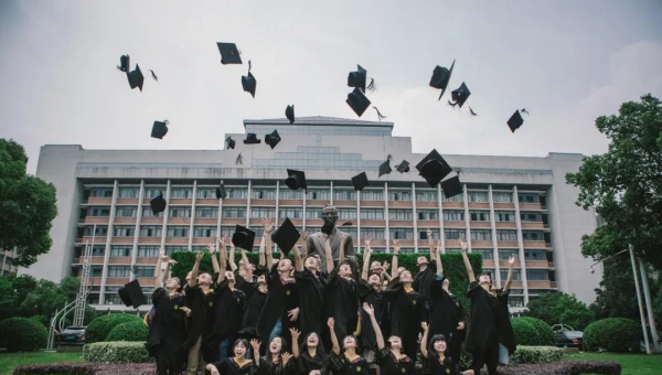 自考本科可以考公务员吗