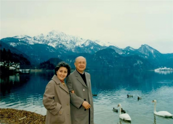 蒋英简历及个人资料