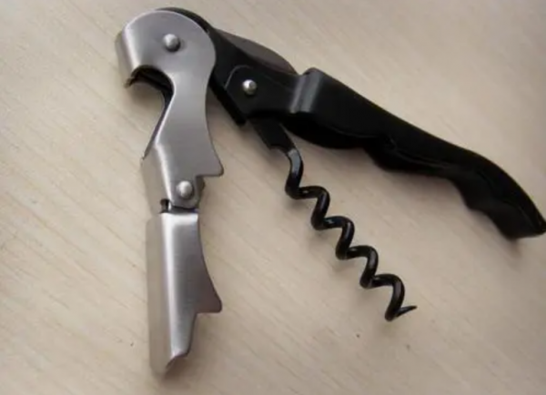 红酒塞子断了拔不出来怎么办