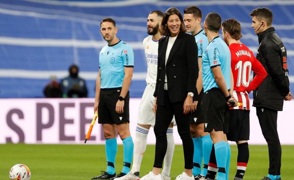 一个足球队多少人