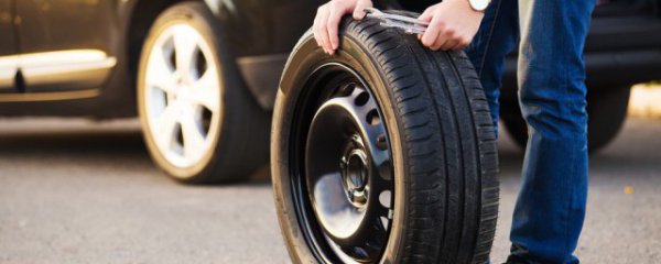 怎么判断汽车轮胎漏气