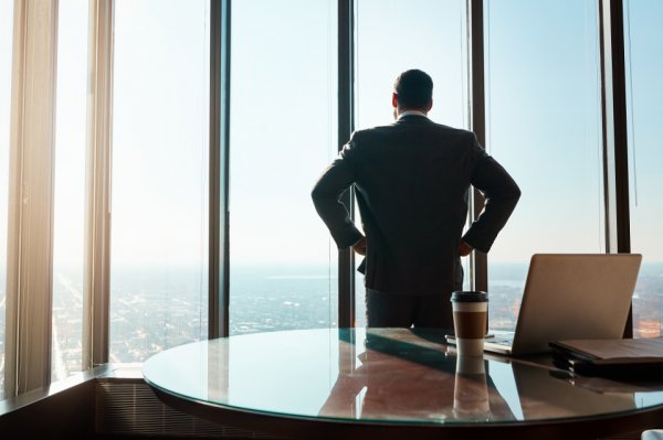 为什么老板自己不做法人