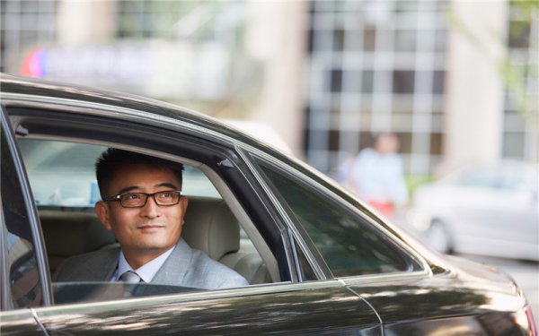 为什么老板自己不做法人