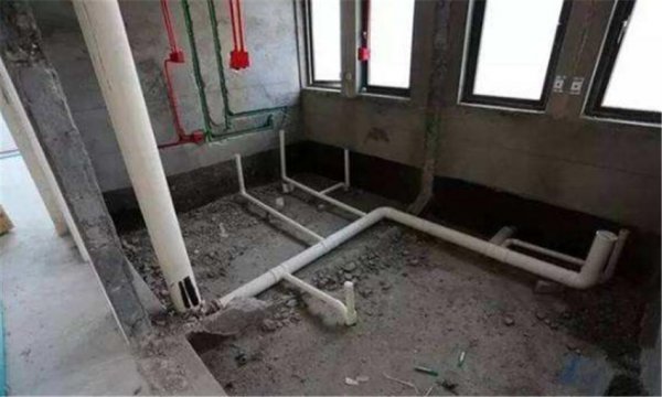 墙排水和地排水哪个好