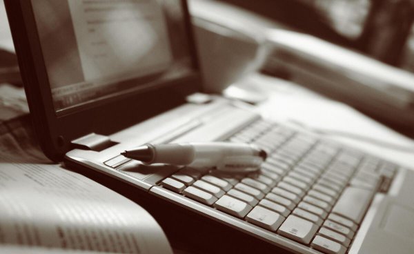 记者一个月工资多少钱