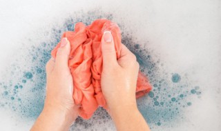 血桃汁弄到衣服上能洗掉吗 血桃汁弄到衣服上可不可以洗掉呢