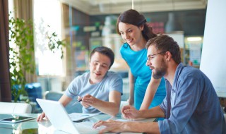 介绍礼仪注意事项有哪些 介绍礼仪注有什么意事项