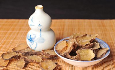 贵重中药材种植什么品种前景好 农村种植药材亩赚钱吗