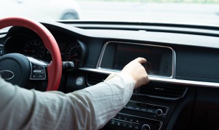 火花塞怎样判断需要更换 如何判断火花塞需不需要更换