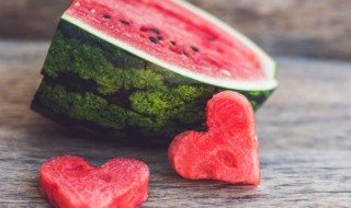 西瓜怎么存放时间长 西瓜如何保存不变质