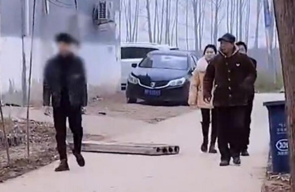 女孩相亲一天见30多个男孩