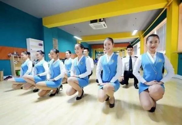 当空姐一个月多少钱工资