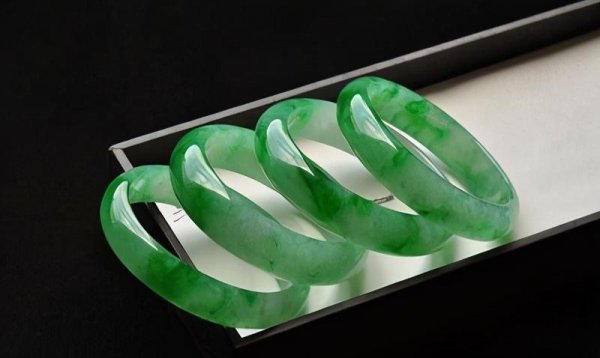 常见的翡翠八大种水介绍