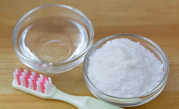 白皮鞋脏了用什么清洁才能洗白