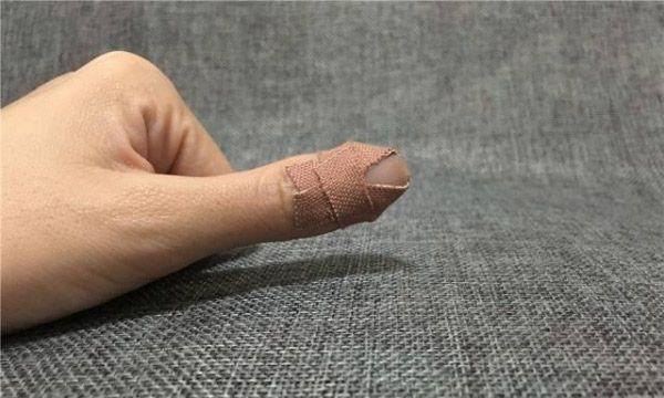 邦迪创可贴的由来