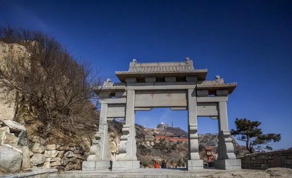 山东泰山海拔多少米