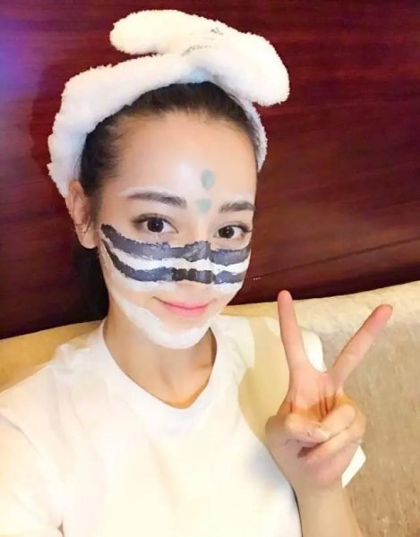 天生皮肤黑有什么办法变白