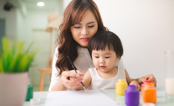 育婴员工资一般都多钱