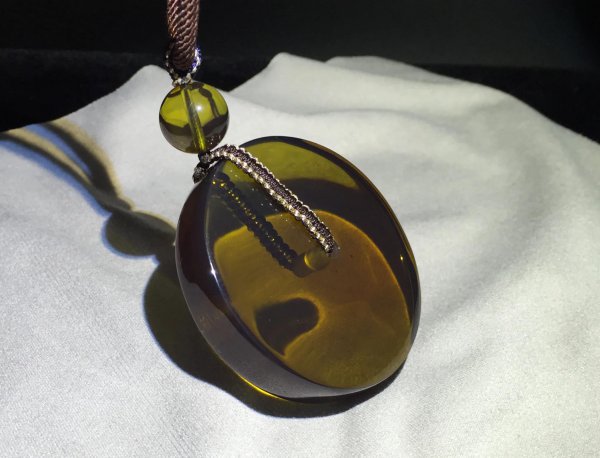 血珀收藏多大的有价值