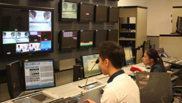 女孩子学传媒选什么专业好