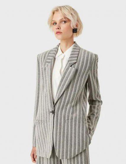 阿玛尼是哪个国家的品牌