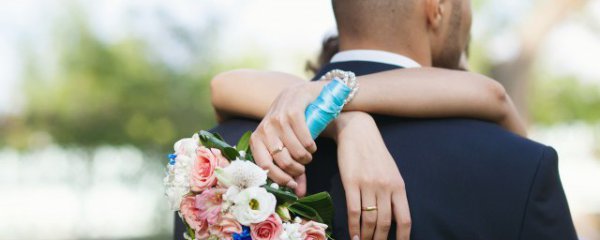 新娘捧花用什么花好