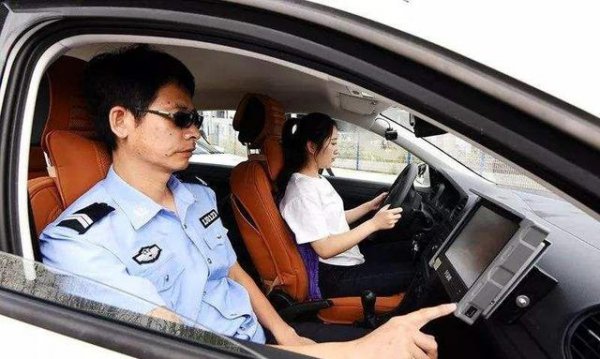 考驾照科目三怎么才能通过