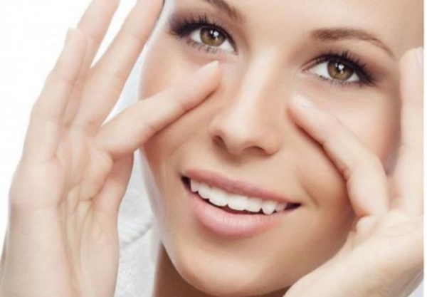 面部做什么动作可以消除法令纹