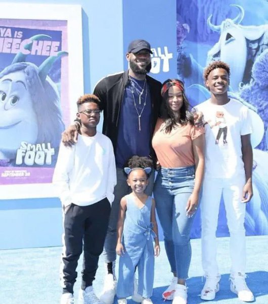 詹姆斯个人资料介绍