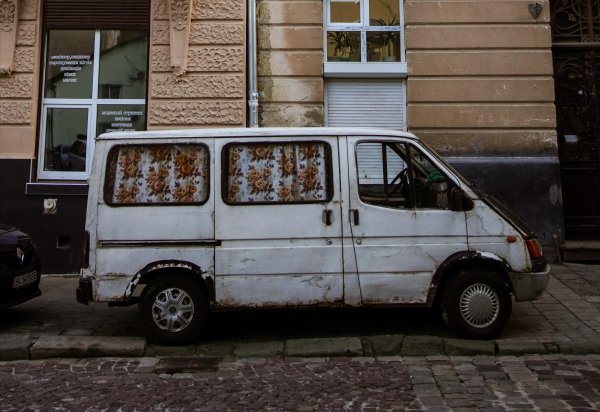 怠速10分钟能给汽车充电多少