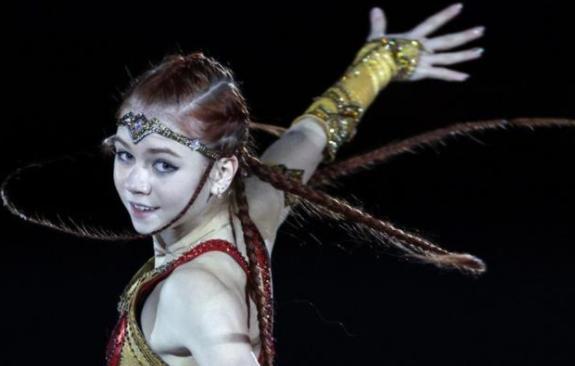 滑冰运动员特鲁索娃cos神奇女侠介绍