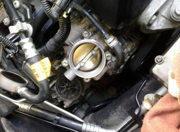 车发动机怠速不稳忽高忽低