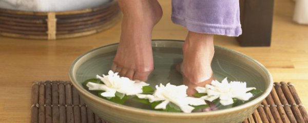 用白醋泡脚的正确方法