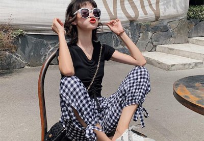 黑白格子裤配什么颜色上衣好看图片