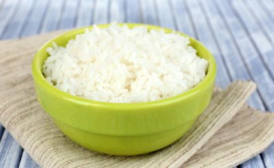 米饭和水的比例 水和大米的比例多少煮的大米饭最好吃