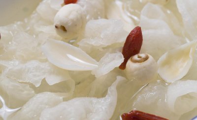 银耳泡发过夜后第二天能吃吗 银耳的正确泡法及煮法