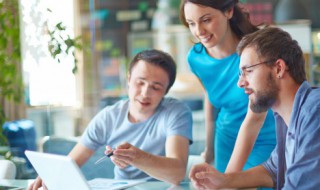 办公桌对面墙挂什么好 办公桌对面墙适合挂什么好