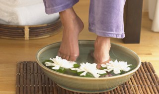 用白醋泡脚的正确方法 用白醋泡脚的好处