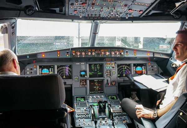 坐飞机选空客还是波音更安全