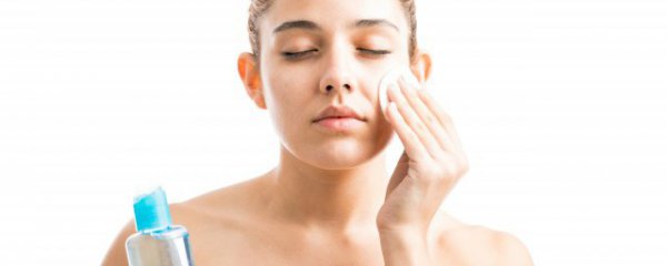 如何辨别化妆水的好坏