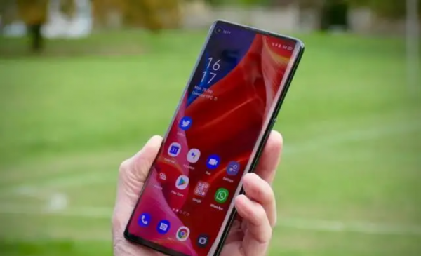 曲面屏显示器和平面屏哪个好