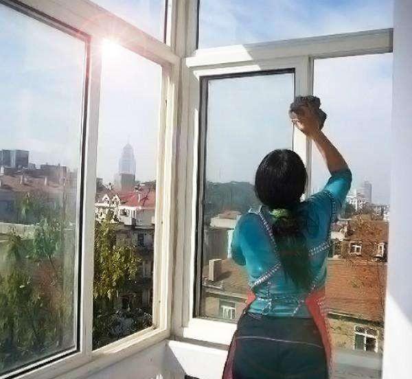 洗玻璃用什么洗最干净