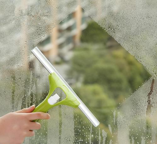 洗玻璃用什么洗最干净