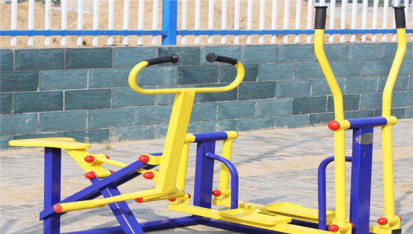 公园里的健身器材有哪些名称