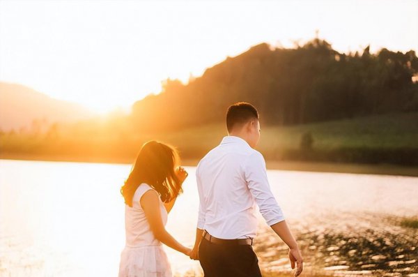 哄女生开心的小笑话